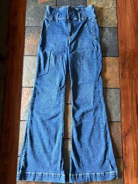 Sneak Peek High Rise Bell Bottom Flare Jeans Size 5 / W27